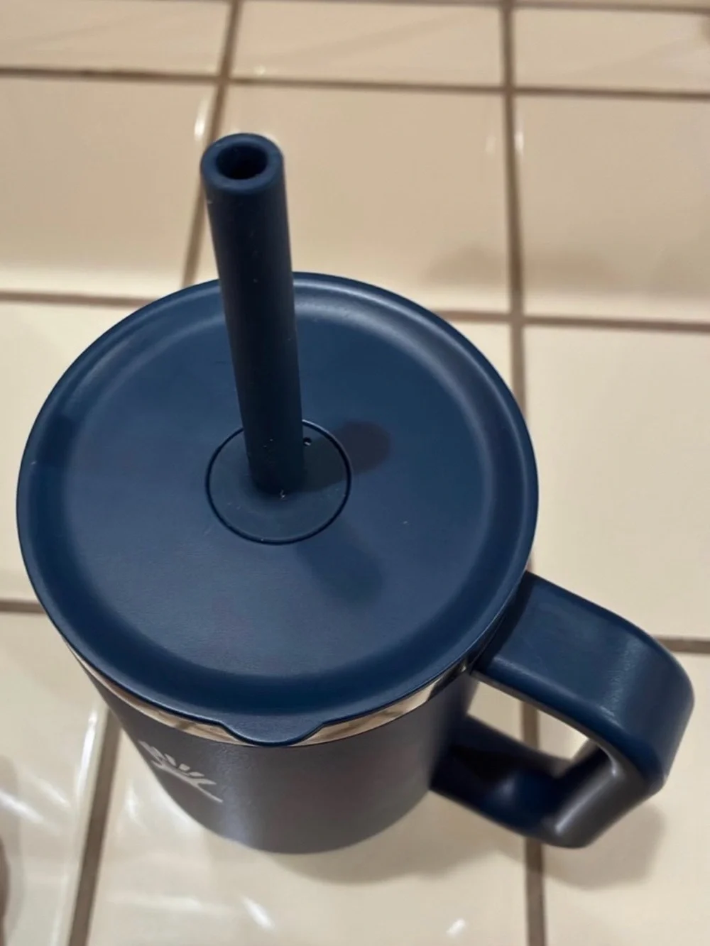 Hydro Flask Deep Navy Travel Mug with Handle and Straw
